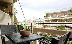 Charming Apartment Near Center